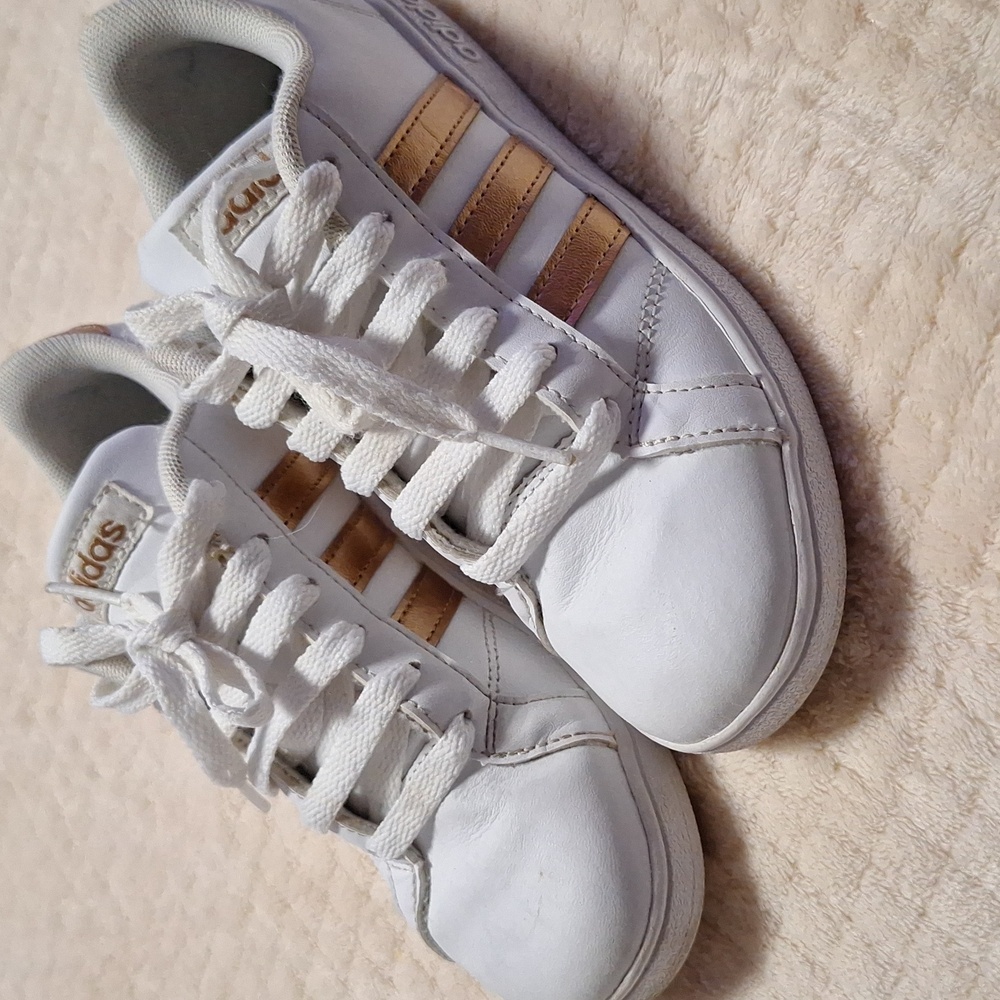 ADIDAS BASELINE KIDS GIRLS WHITE AND PINK SNEAKERS SIZE 1